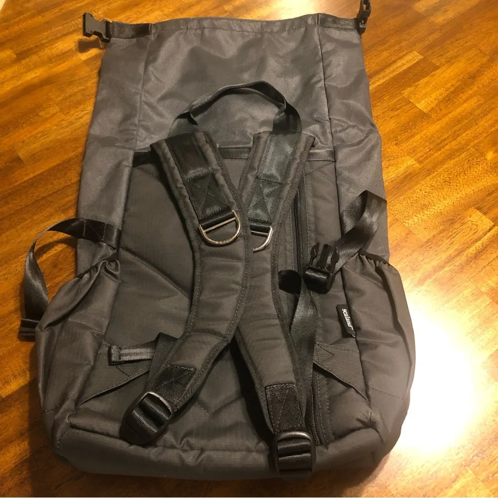 NEW $310 SEALAND Core Rowlie Water Repellent Backpack in Black/Gray!